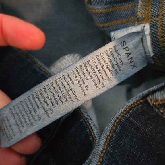 Spanx Women's Pull On Dark Wash Back Pockets Wide Leg Flare Jeans Size XL - Picture 8 of 11